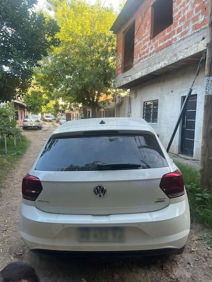 El Volkswagen Polo robado, con pedido de secuestro vigente, recuperado tras la persecución que comenzó en Villa Lugano