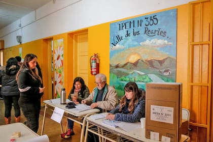 El voto en las escuelas del interior de Córdoba