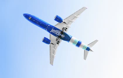 El vuelo de JetBlue desde Curazao a Nueva York casi termina en tragedia al divisar a una aeronave militar estadounidense