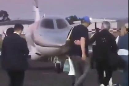 El vuelo de Manuel Adorni a Punta del Este, en febrero pasado