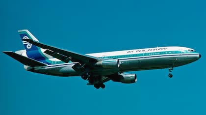 El vuelo TE901 era un vuelo turístico panorámico a la Antártida, un tipo de excursión aérea que Air New Zealand ofrecía cada verano desde 1977. No aterrizaba en el continente: lo sobrevolaba y regresaba el mismo día.