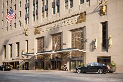 El Waldorf Astoria de Nueva York se trasladó a Park Avenue, su ubicación actual, en 1931