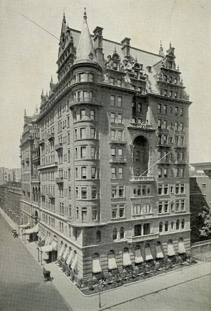 El Waldorf Hotel fue inaugurado en 1893 por William Waldorf Astor en la esquina de la Quinta Avenida y la Calle 33