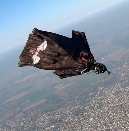 El wingsuit es un deporte extremo que se practica en múltiples países alrededor del mundo