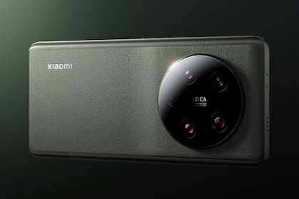 El Xiaomi 13 Ultra tiene una batería de 5000 mAh y un modo "hibernación" que ofrece una hora de autonomía con 1% de batería