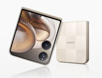 El Xiaomi Mix Flip 2 tiene una pantalla externa de 4 pulgadas, y doble cámara con lentes Leica
