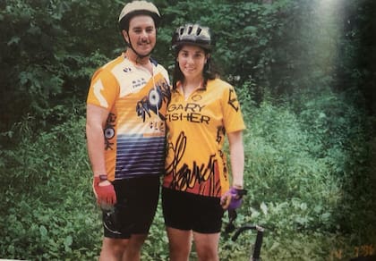 Él y su esposa hicieron una "luna de miel gasolera"; "Teníamos 1000 dólares para recorrer la costa Este de los Estados Unidos", recuerda en su libro