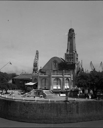 El Yacht Club Argentino, emblema del Art Nouveau, fue construido en 1915.