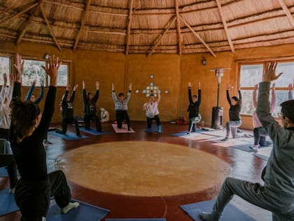 El yoga es uno de los ejes fundamentales de la experiencia