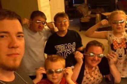 El youtuber Daddyofive se hizo famoso con su mujer gastando bromas pesadas a sus hijos, algo que YouTube no permitirá a partir de ahora