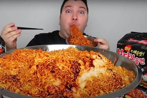 La historia del youtuber que engordó 100 kilos comiendo compulsivamente frente a cámara