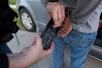 El zar de la frontera explicó que las redadas podrían generar arrestos colaterales, lo que afectará a migrantes sin antecedentes involucrados en operativos