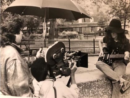 El Zorrito Quintiero filmado por el director Alex Pels en el videoclip de "Fanky", en Washington Square, Nueva York