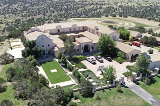 Investigan si Epstein ordenó enterrar en su rancho a dos extranjeras que murieron “durante sexo violento”