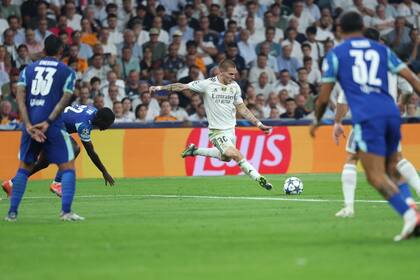 El zurdazo de Mastantuono será controlado por Rulli