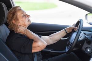 Licencia de conducir: a partir de qué edad no se puede conseguir o se reduce el tiempo de vigencia
