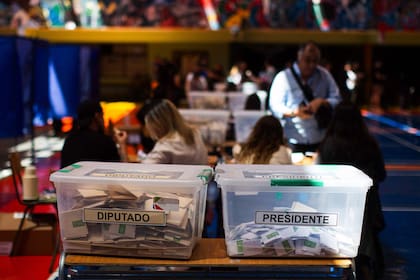 Elecciones generales de Chile en un centro de votación en Antofagasta, Chile, el 16 de noviembre de 2025.