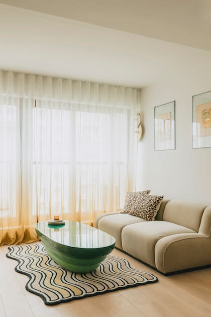 "Elegimos el verde por su elegancia, el amarillo para dar el toque moderno y la madera por su calidez"