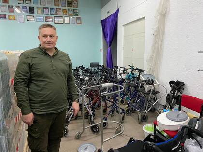 Elementos ortopédicos y de rehabilitación para los soldados heridos en combate