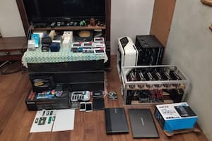 Elementos secuestrados a los hackers que robaron 12 millones de pesos de una empresa de servicios financieros