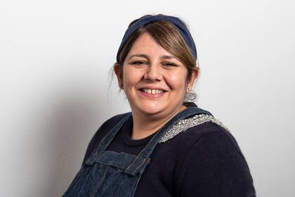 Elena Andreu, junto con su familia mantiene la tradición de la cocina griega