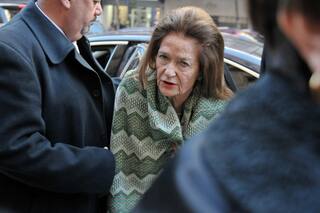 Una renuncia que desafía a dos presidentes