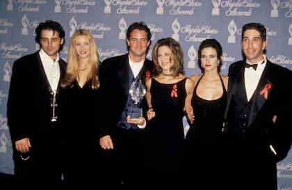 Elenco de "Friends": Matt LeBlanc, Lisa Kudrow, Matthew Perry, Jennifer Aniston, Courteney Cox y David Schwimmer en Universal Studios en Universal City, California