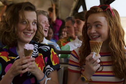 Eleven (Millie Bobby Brown) y Max (Sadie Sink), se convierten en grandes amigas desde la primera temporada