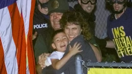 Elián González durante el conflicto por su custodia