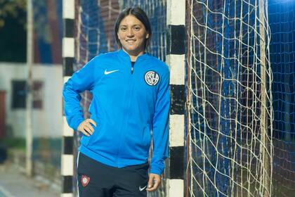 Eliana Medina, jugadora y entrenadora de juveniles de futsal en San Lorenzo