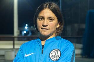 Futbolista, capitana y DT: la multicampeona a la que nadie le pide autógrafos
