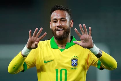 Incluidos dos penales, Neymar anotó tres de los cuatro tantos con los que Brasil derrotó a Perú en Lima.