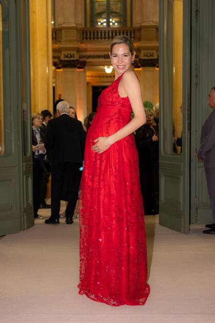 Elina Costantini, radiante en la dulce espera de su hija Kalo Milagro.