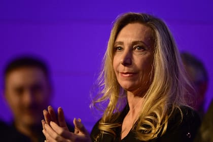 Elisa Carrió dijo que Karina Milei es "secretaria de un odontólogo". (Photo by AFP)