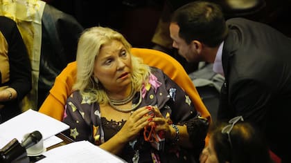 La líder de la Coalición Cívica, Elisa Carrio, en el recinto cuando todavía era diputada