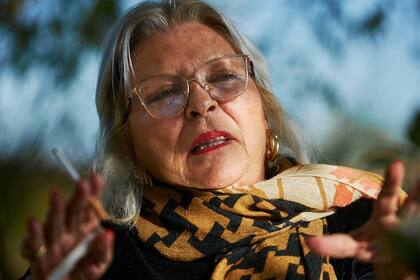 Elisa Carrió en su casa de Chacras de la Cruz en Capilla del Señor.