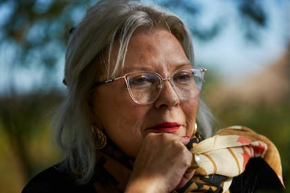 Elisa Carrió en su casa de Chacras de la Cruz en Capilla del Señor.