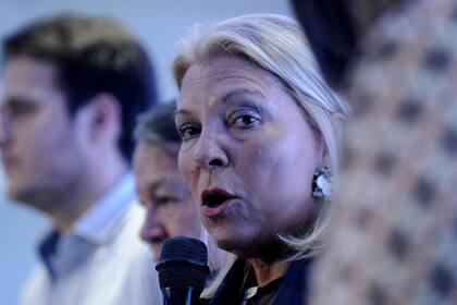 La precandidata a presidenta de Cambiemos dedicó buena parte de su discurso en el Palais Rouge a defender y elogiar a Héctor "Toty" Flores, su compañero de fórmula