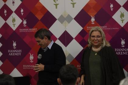Elisa Carrió junto a Fernán Quirós