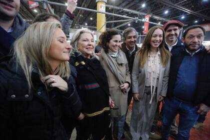 Elisa Carrió, María Eugenia Vidal y Maximiliano Ferraro, en La Rural