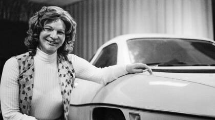 Elizabeth Carmichael y The Dale, su auto de tres ruedas.