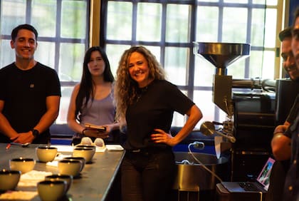 Elizabeth Porth en una cata de café