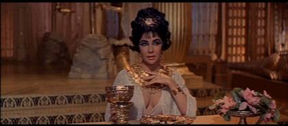 Elizabeth Taylor como Cleopatra