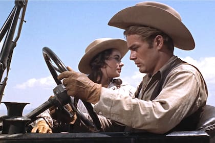 Elizabeth Taylor y James Dean trabaron una gran amistad en el set de Gigante