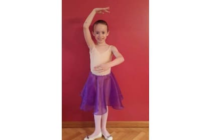 "Ella quedó impactada, yo ya bailaba, pero no con tutú y zapatos de punta como lo hacía la ratoncita, y era eso lo que deseaba. Mamá no podía creer que a esa edad ya lo tuviera tan claro”