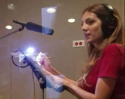 Ella trabaja con su voz más allá que con el GPS