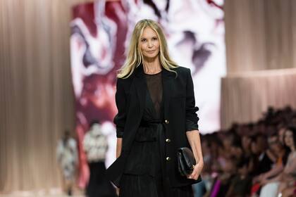 Elle Macpherson, en marzo de este año, al volver a subirse a una pasarela