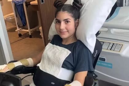 Elle tiene paralizada la mitad de su cuerpo, algo que la priva de movimientos básicos