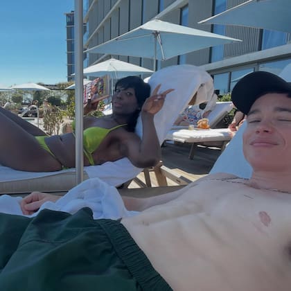 Elliot Page lució su cambio radical de abdomen y se mostró orgulloso del progreso obtenido
