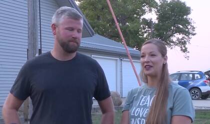 Ellos son los dueños de los perros que salvó el repartidor